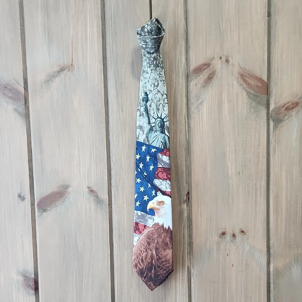 Patriotic Eagle Silk Necktie Excellent Condition